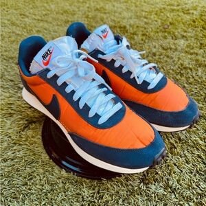Nike Vintage Retro Runner Sneakers – Men’s US 8 – Orange / Navy